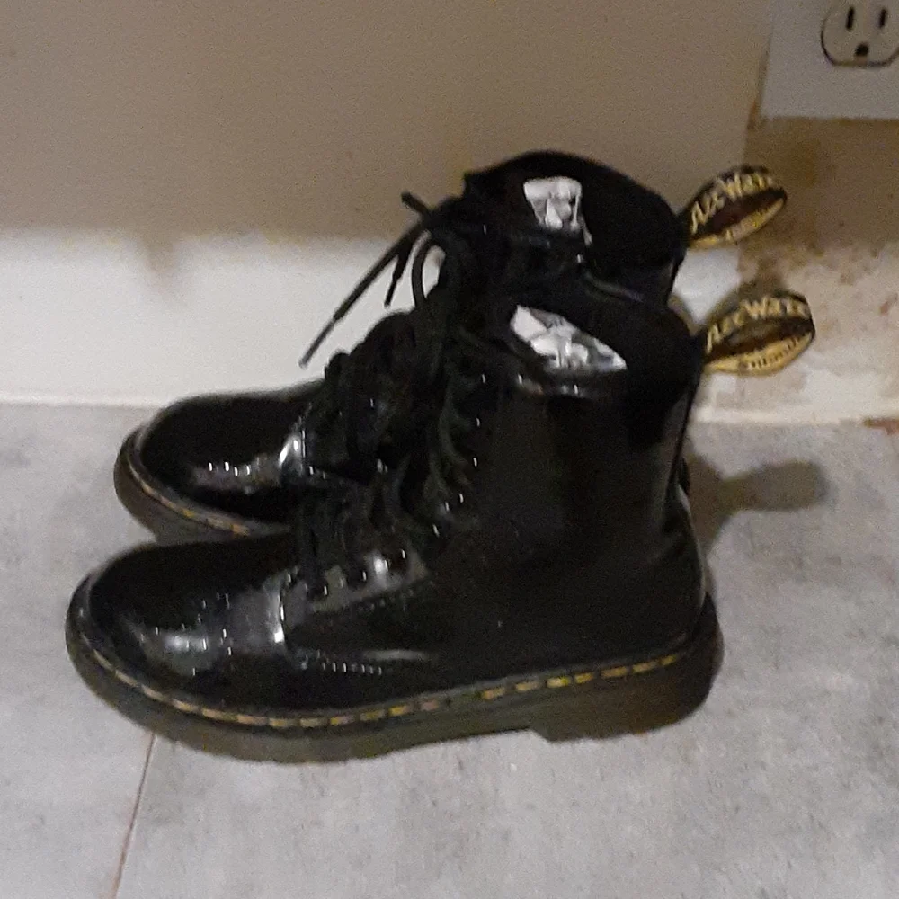Dr  MARTENS  boots  size  2  nina - Picture 2 of 8